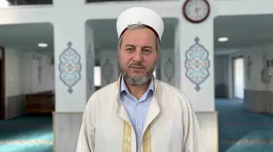 Yabancı Turisti Mescitte Ağırladı, Turist Toplumsal Medyadan Teşekkür Etti