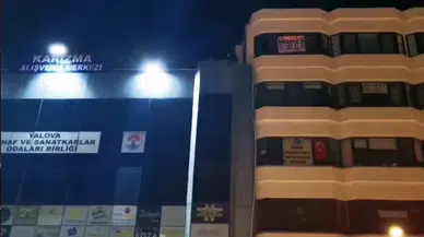 Yalova’da Belediye Çalışanı İşten Çıkarılınca Çatıya Çıktı, İşe Geri Alınınca İndi