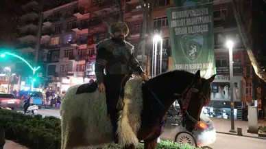 Yeni Yıla At Üstünde Girdi