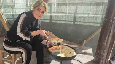Zelzele Sonrası Odun Ateşinde Pişirdiği Kömbe Geçim Kaynağı Oldu