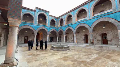 18. Yüzyıla İlişkin Havuz, 800 Yıllık Gök Medrese’nin Yapısına Uygun Olarak Yerleştirildi