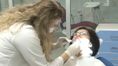 33 Yıldır Endişeden Diş Doktoruna Gitmiyordu: ‘Gülümseten Diş Projesi’ ile Tedavi Oldu
