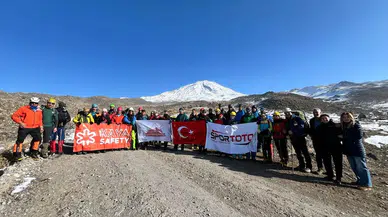 Çorumlu Dağcılar, Ağrı’da