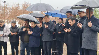 Dere, Menteş’i Andı