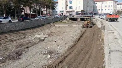 Dere Yataklarında Temizlik ve Düzenleme Çalışması Yaptı