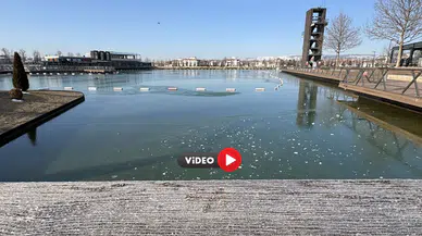Millet Bahçesi'ndeki Gölet Dondu