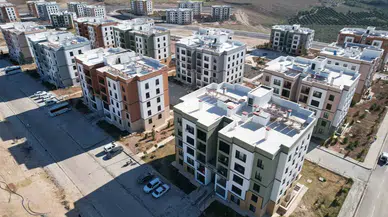 Adana’da Depremzedeler İçin Yapılan TOKİ Konutlarının İnşası Sürüyor