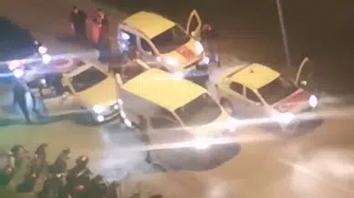 Ağır Trafiği Hiçe Saydılar, Yolu Kesip Bu türlü Eğlendiler