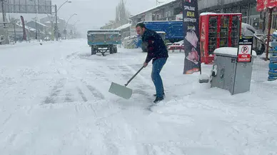 Ağrı’da Kar Yağışı Tesirli Olmaya Devam Ediyor