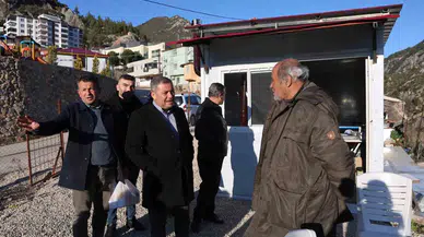 Akli İstikrarını Kaybedip Sokaklarda Yaşayan Gürbüz Amca İçin İlçe Seferber Oldu