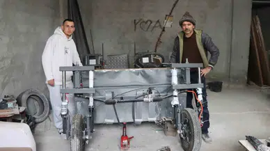 Asansör Ustası Hayalinin Aracını Oğlu ile Yaptı