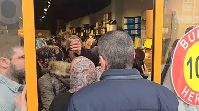 Bir Eser Daha Fazla Alabilmek Birbirleriyle Yarıştılar