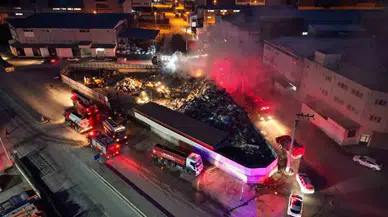 Bursa’da Çöp Toplama Merkezinde Çıkan Yangın Denetim Altına Alındı