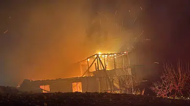 Çıkan Yangın Rüzgarında Tesiriyle Konutu Küle Çevirdi