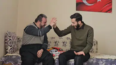 Down Sendromlu Genç İmamın Umre Dönüşünü Kapıda Bekledi