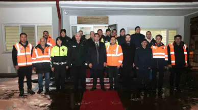Düzce Valisi Aslan Karayolları Takımlarını Ziyaret Etti