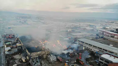 Fabrika Yangını 13 Saatin Sonunda Denetim Altına Alındı