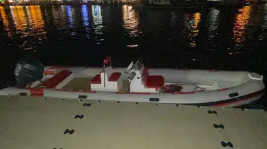 Foça’da Sahipsiz Lastik Bot Bulundu