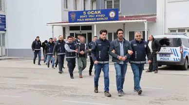 Kaçak Göçmenlere Vıp Nakliyat Yapan Şebeke Adana’da Çökertildi