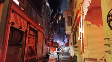 Kadıköy’de Metruk Binada Çıkan Yangında 1 Kişi Hayatını Kaybetti