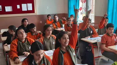 Kaymakam Çocuklara Bisiklet Vadetti: Eğitimde Kıyasıya Yarış Başladı