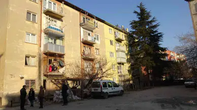 Konya’da 5 Katlı Apartman Çökme Riskine Karşı Boşaltıldı