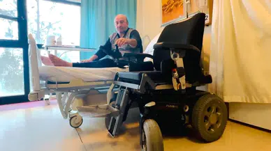 Mardin’de Depremzedeye Akülü Sandalye Dayanağı