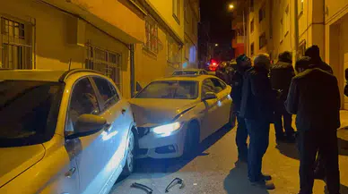 Park Halindeki Araçlara Çarpan Alkollü Şoför, Polis Takımlarına Askerlik Anılarını Anlattı