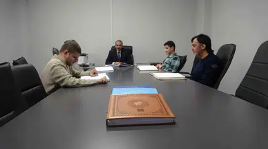 Parmakları Gözleri Oldu