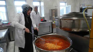 Samsun’daki Liseden Her Gün 300 Öğrencisine Fiyatsız Yemek