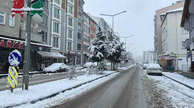 Samsun’un 15 İlçesinde Eğitime 1 Gün Orta Verildi