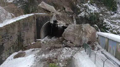 Sarp Kara Yolu Ulaşıma Kapandı Gruplar Çalışma Başlattı