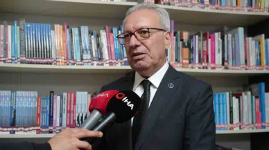 Sunay Akın, "Koyu Mavi Memleket Kumaşı" Kitabını Okurlarla Buluşturdu