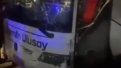 Sürücü Kötüleşti, Direksiyona Geçen Bayan Yolcu Faciayı Önledi