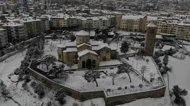 Trabzon Kent Merkezi Beyaz Gelinliğini Giydi
