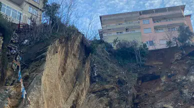 Üsküdar’da Toprak Kayması: 2 Bina Boşaltıldı