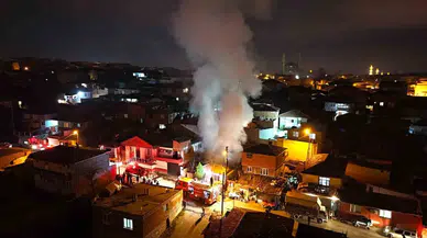 Yangında 3 Gecekondu Küle Döndü