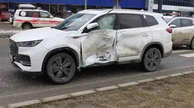 Yozgat’ta Ambulans ile Araba Çarpıştı: 2 Yaralı