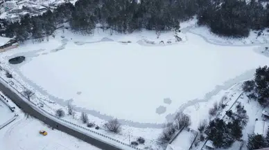 Yozgat’ta Buz Tutan Gölet Havadan Görüntülendi, Eşsiz Görüntü Kartpostallık İmajlar Oluşturdu
