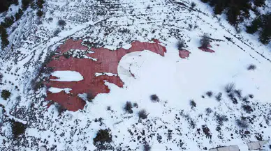 Yozgat’ta Kar Altındaki Dev Türk Bayrağı Havadan Görüntülendi