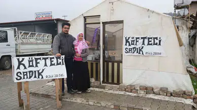 Zelzelede Kendilerine Mesken Olan Çadır Artık Ekmek Tekneleri Oldu