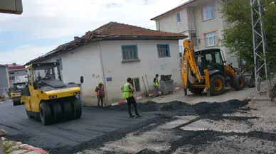 Başçiftlik Belediyesi asfalt yol çalışması yapıyor