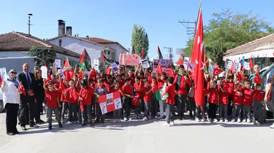 Amasya'da köy okulu öğrencilerinden Filistin'e destek yürüyüşü