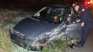 Samsun'da hafif ticari araçla çarpışan otomobilin sürücüsü yaralandı