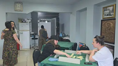Karabük'te kıraathane işleten çift, dükkanlarını bir akşamlığına kadınlara tahsis etti