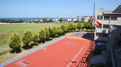 OMÜ Vakfı Koleji spor alanlarını yeniledi