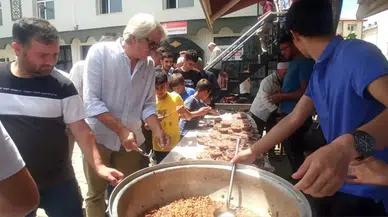 Tokat'ın ilçelerinde vatandaşlara aşure dağıtıldı