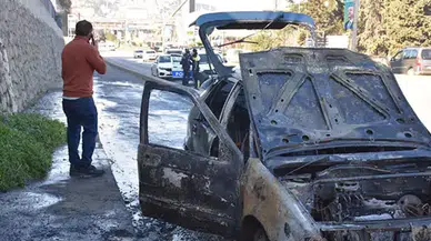 Trabzon'da seyir halindeki otomobil yandı