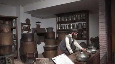 Tokat Şehir Müzesi'nde kaybolmaya yüz tutan meslekler, bal mumu heykelleriyle canlandırılıyor