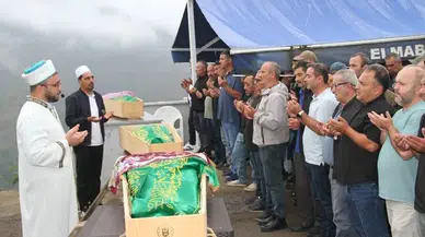 Giresun'da otomobilin uçuruma yuvarlandığı kazada ölen 3 kişinin cenazeleri defnedildi